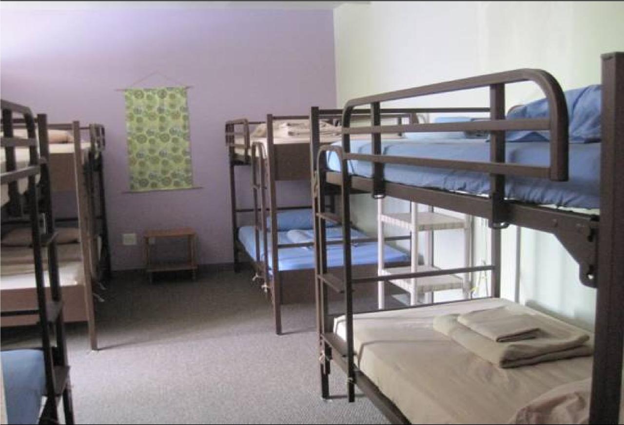 The Burlington Hostel Екстериор снимка